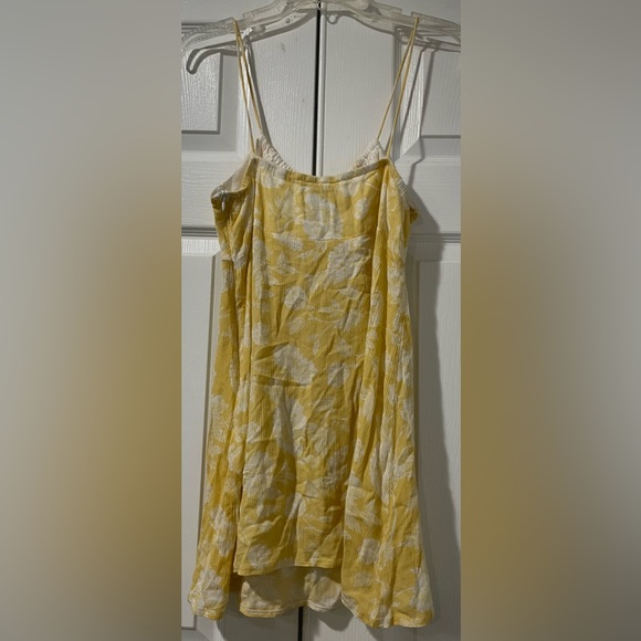 Polly Brand Sz-8 Yellow & Cream  Floral Dress. - Picture 6 of 8